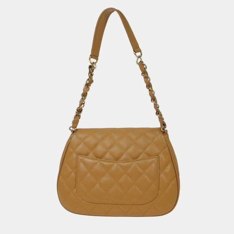 مملوكة مسبقًا Chanel Beige Calfskin Handbag