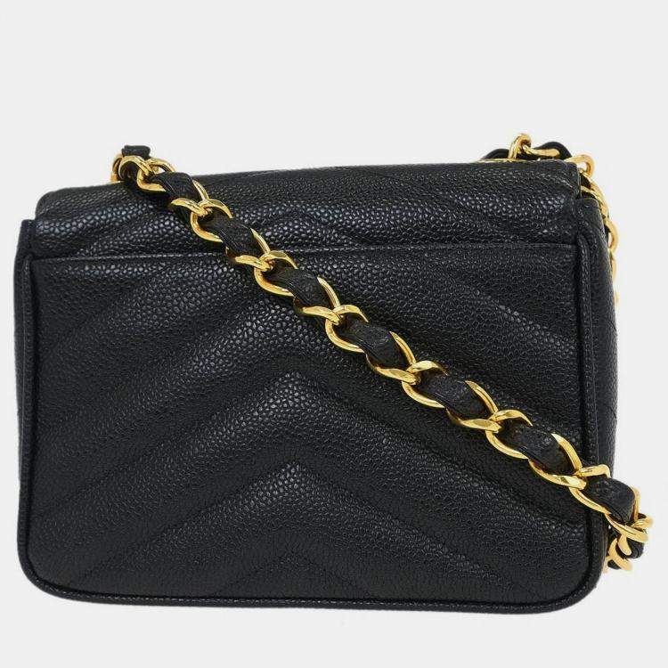 مملوكة مسبقًا Chanel Black Calfskin Chevron Single Flap Shoulder Bag