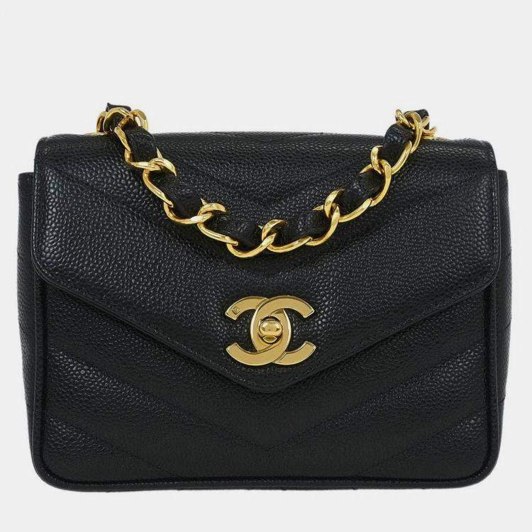 مملوكة مسبقًا Chanel Black Calfskin Chevron Single Flap Shoulder Bag