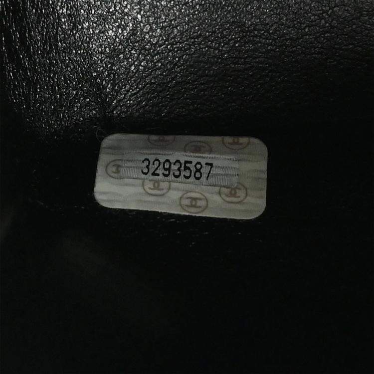 مملوكة مسبقًا Chanel Black Calfskin Chevron Single Flap Shoulder Bag