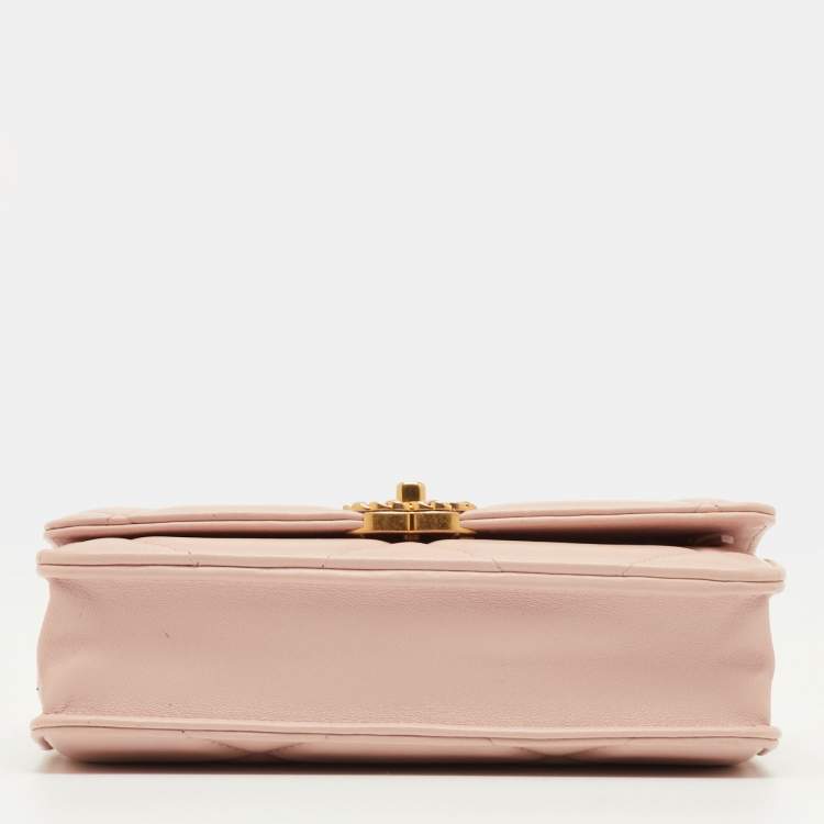 Pre Owned Chanel 19 Flap Pink Quilted Leather Wallet On Chain