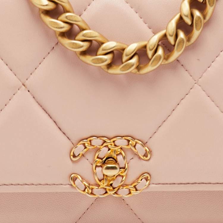 Pre Owned Chanel 19 Flap Pink Quilted Leather Wallet On Chain