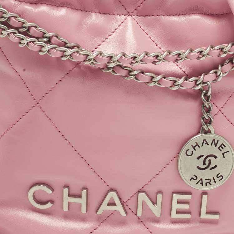مملوكة مسبقًا Chanel 22 Mini Pink Quilted Leather Chain Bag