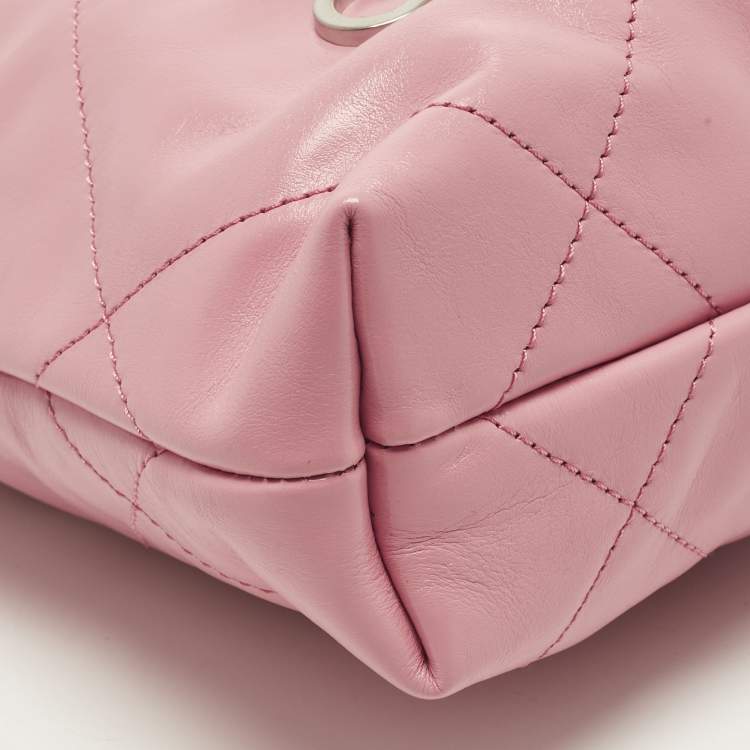 مملوكة مسبقًا Chanel 22 Mini Pink Quilted Leather Chain Bag