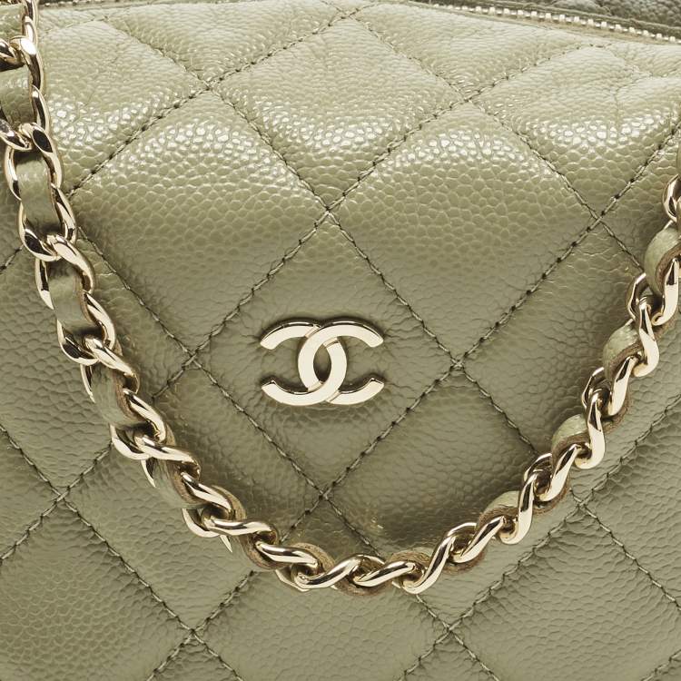 Pre Owned Chanel Classic Chain Light Green Quilted Caviar Leather Hobo