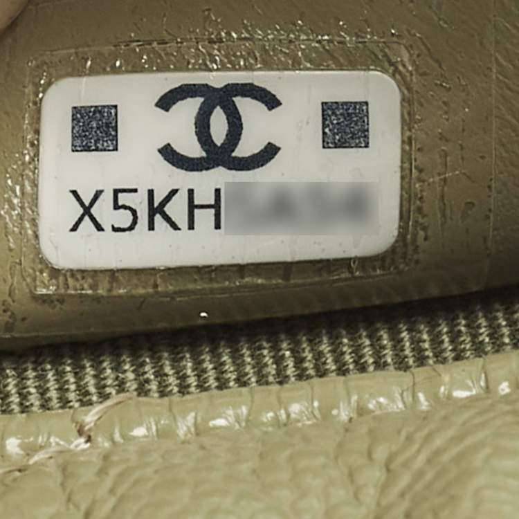 Pre Owned Chanel Classic Chain Light Green Quilted Caviar Leather Hobo