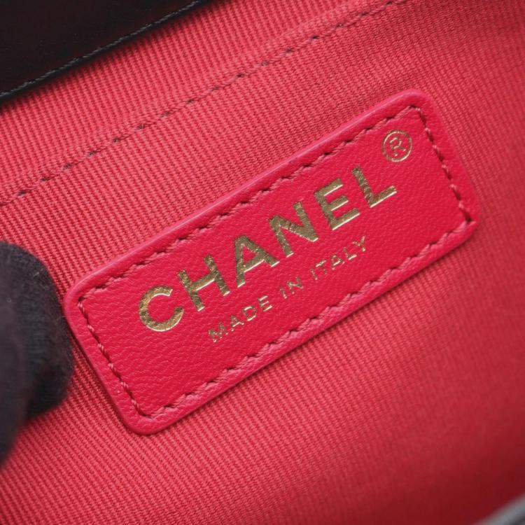 مملوكة مسبقًا Chanel Matelasse Small Flap Shoulder Bag In Lambskin Leather Black