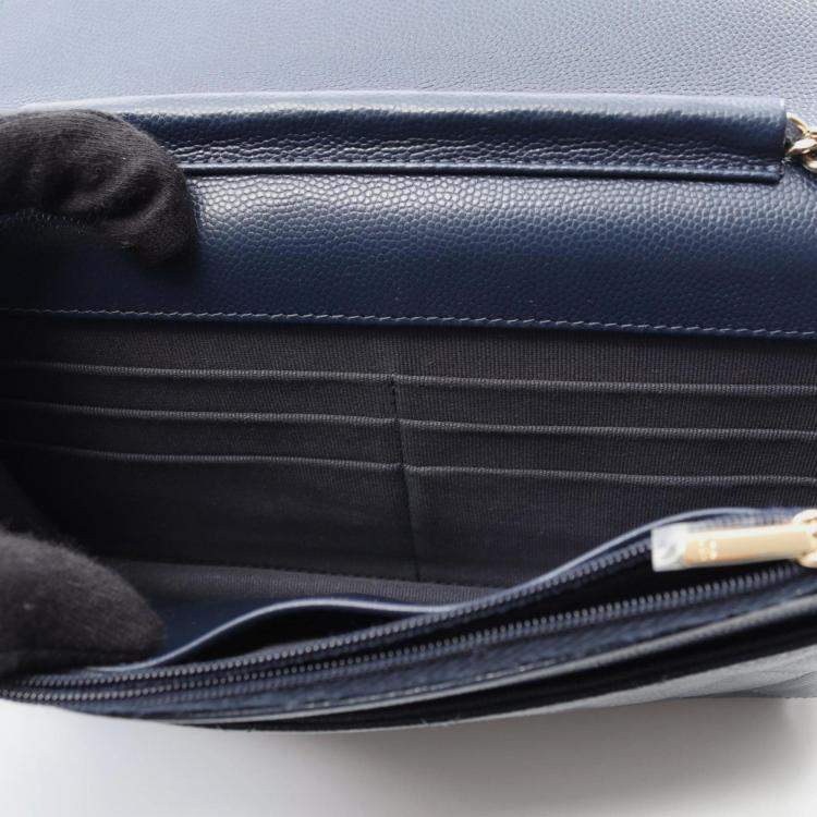 مملوكة مسبقًا Chanel Matelasse Shoulder Bag In Calfskin Leather Navy Blue