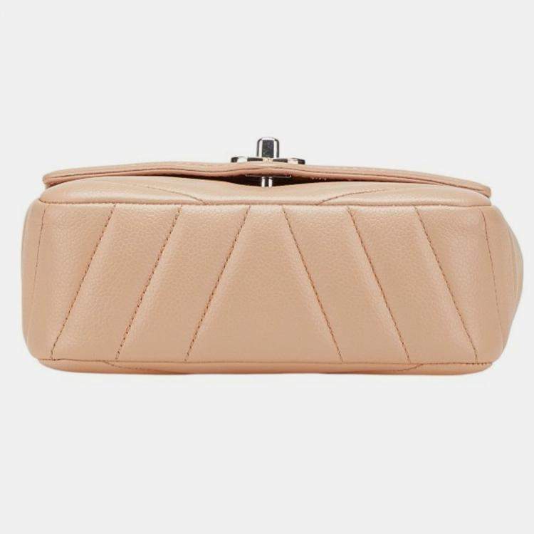 Pre Owned Chanel Chevron Coco Mark Chain Shoulder Bag Beige Silver Caviar Skin