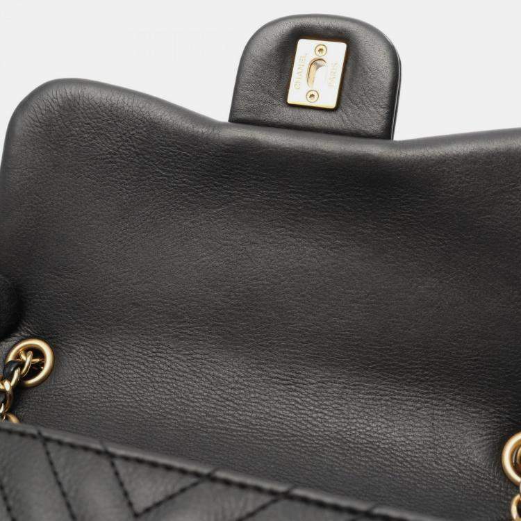 Pre Owned Chanel V-Stitch Shoulder Bag In Lambskin Leather Black