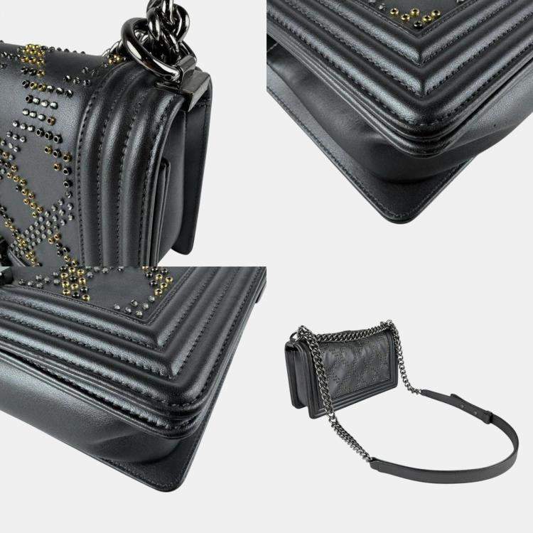 Pre Owned Chanel Boy Chanel Shoulder Bag In Leather And Metallic Gray