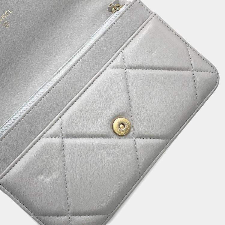 Pre Owned Chanel Chain Wallet With Coco Mark And Matelasse Pattern 19 Lambskin