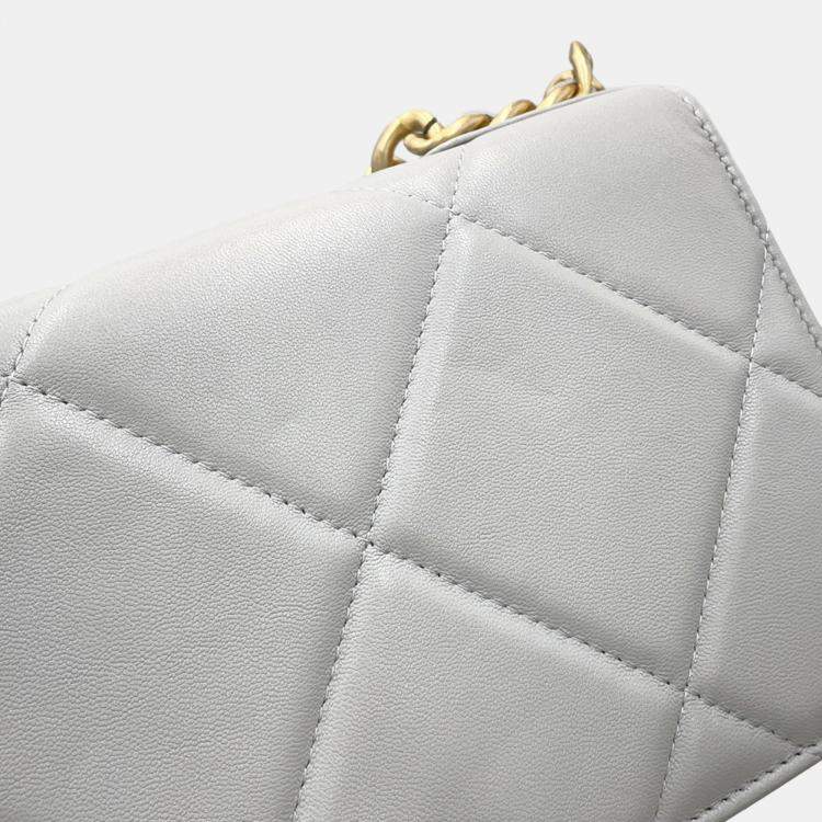 Pre Owned Chanel Chain Wallet With Coco Mark And Matelasse Pattern 19 Lambskin