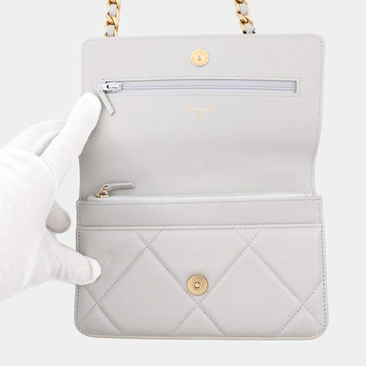 Pre Owned Chanel Chain Wallet With Coco Mark And Matelasse Pattern 19 Lambskin