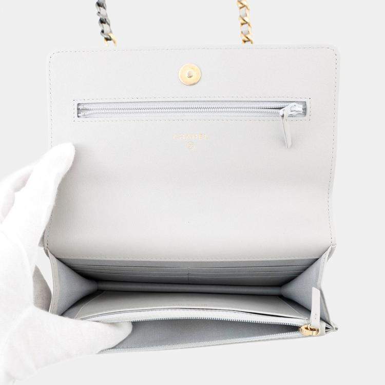 Pre Owned Chanel Chain Wallet With Coco Mark And Matelasse Pattern 19 Lambskin