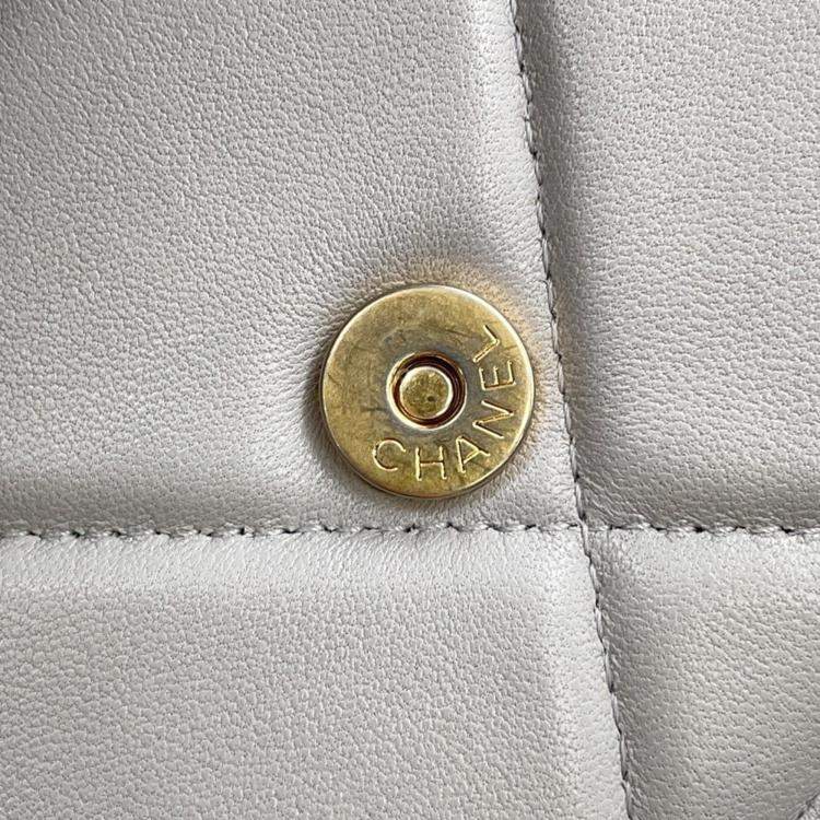 Pre Owned Chanel Chain Wallet With Coco Mark And Matelasse Pattern 19 Lambskin