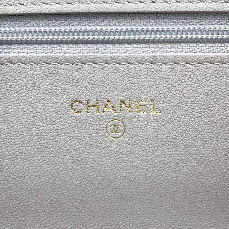 Pre Owned Chanel Chain Wallet With Coco Mark And Matelasse Pattern 19 Lambskin