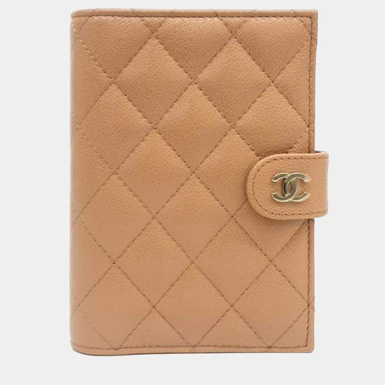 Pre Owned Chanel beige Caviar Passport Holder