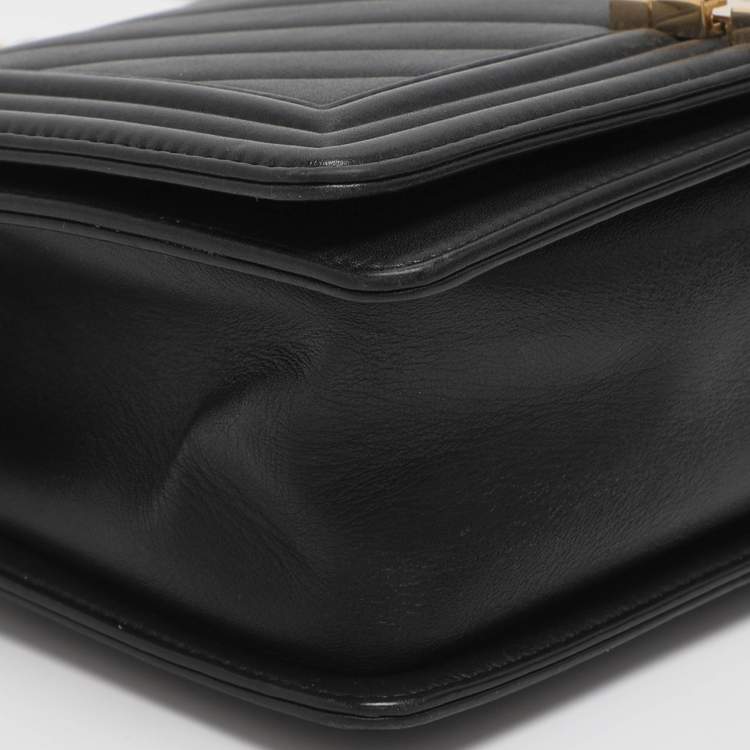 Pre Owned Chanel Boy Medium Black Quilted Leather Flap bag