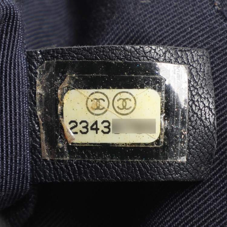 Pre Owned Chanel Boy Medium Black Quilted Leather Flap bag