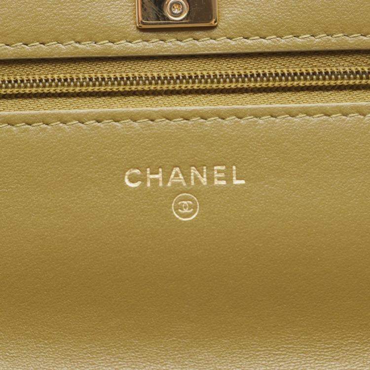 مملوكة مسبقًا Chanel CC Strass on Top Khaki Leather Wallet on Chain