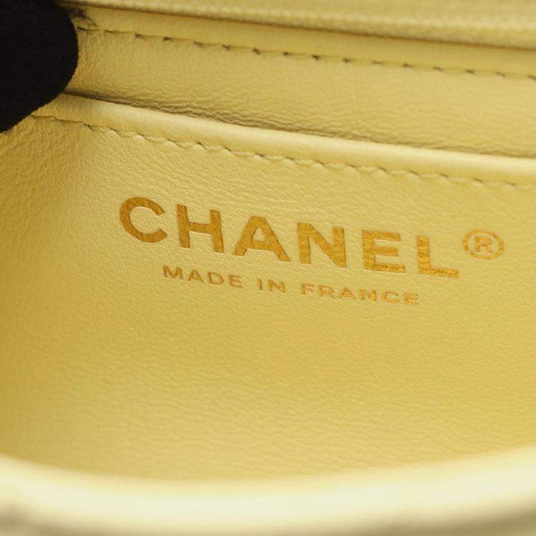 Pre Owned حقيبة كتف شانيل قلاب صغير جلد أصفر