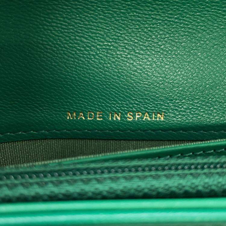 مملوكة مسبقًا Chanel Chanel19 Long Flap Wallet Green Lambskin