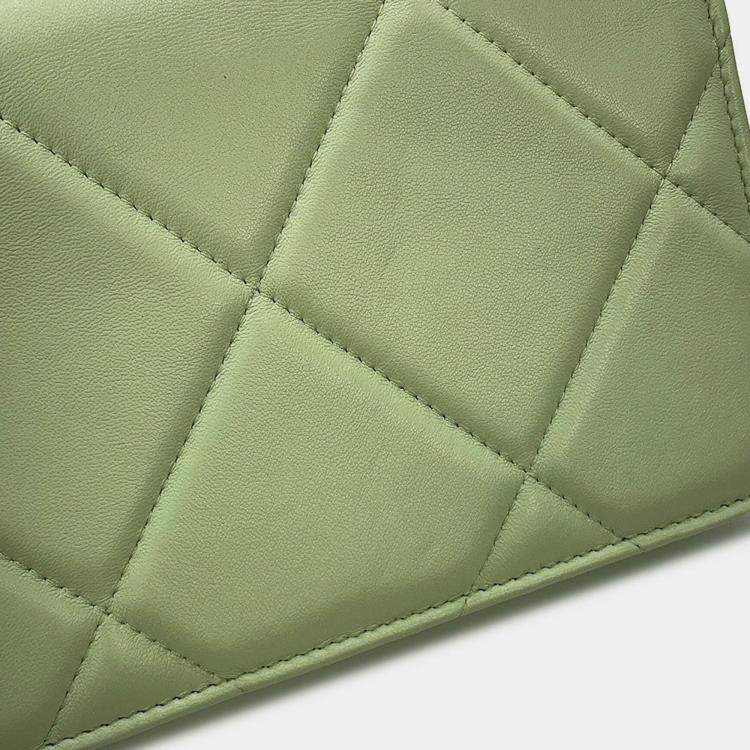 Pre Owned Chanel Chanel19 Chain Wallet Light Green Lambskin
