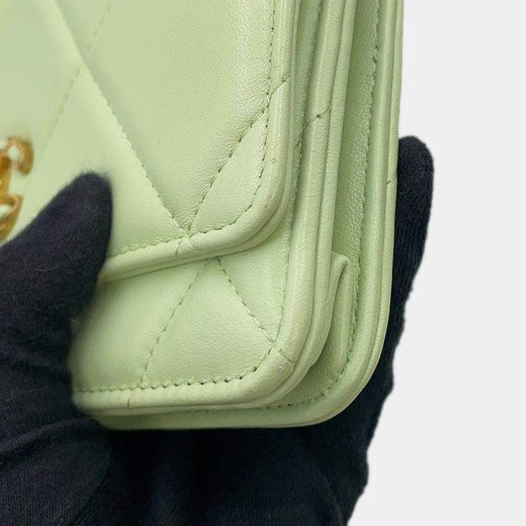 Pre Owned Chanel Chanel19 Chain Wallet Light Green Lambskin