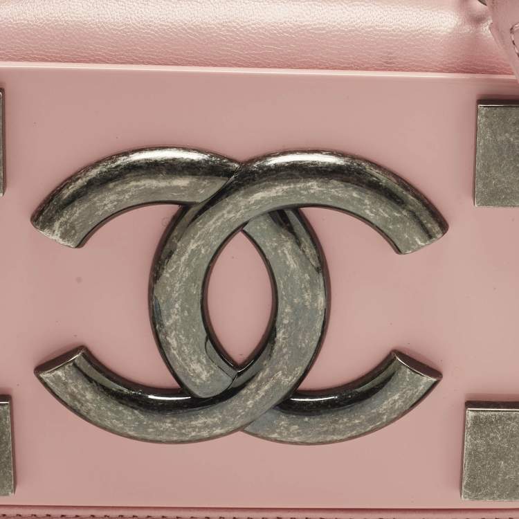 Pre Owned Chanel Boy Brick Pink Quilted Leather and Plexiglass Flap Bag