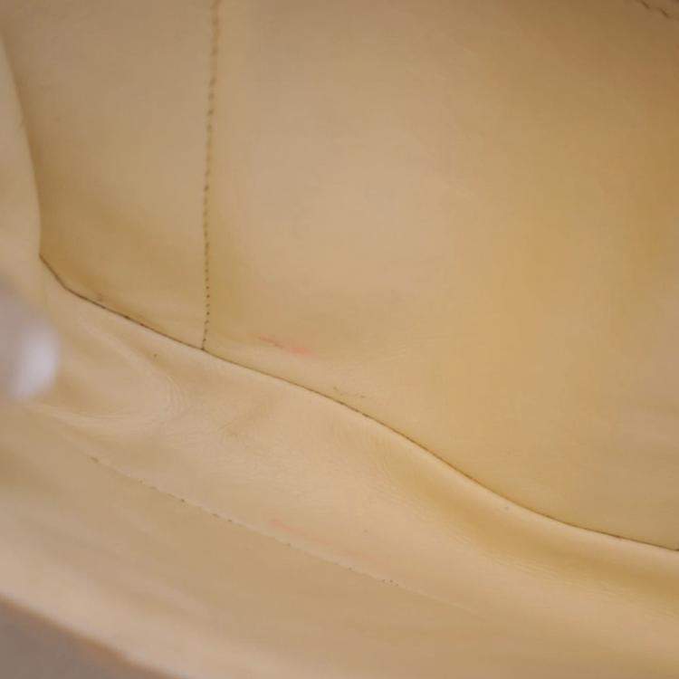 Pre Owned Chanel White Classic Caviar East West Single Flap