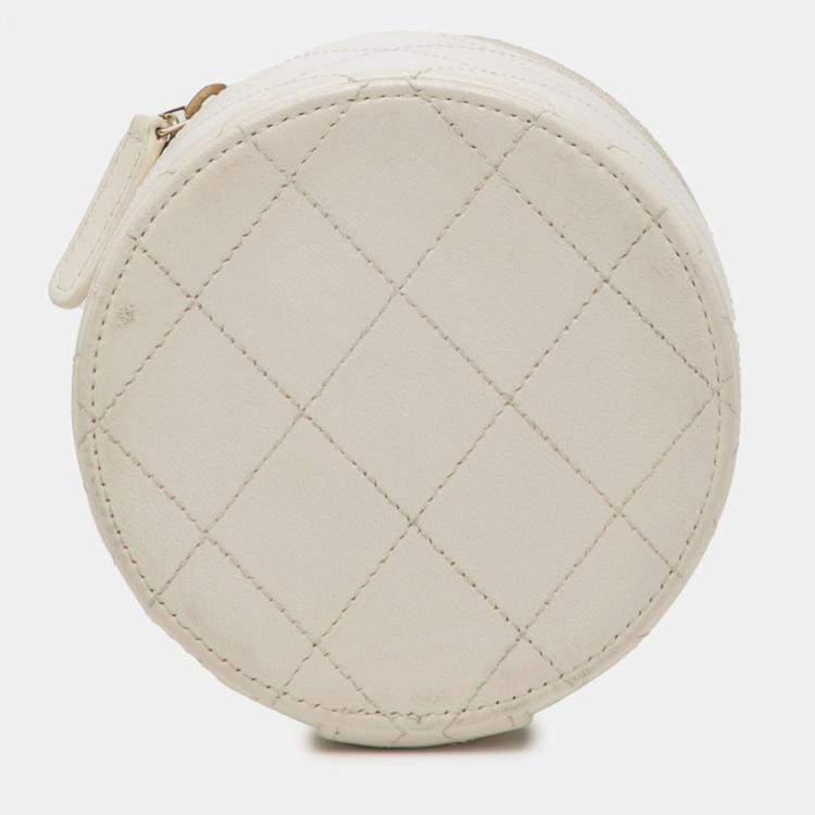 Pre Owned Chanel White Quilted Lambskin Chain and Charm Vanity Case