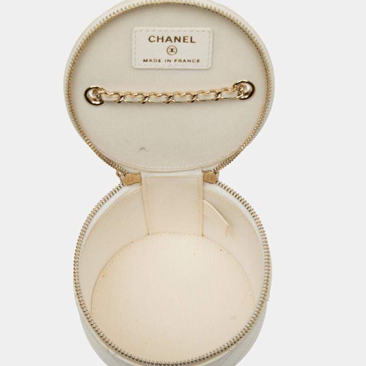 Pre Owned Chanel White Quilted Lambskin Chain and Charm Vanity Case