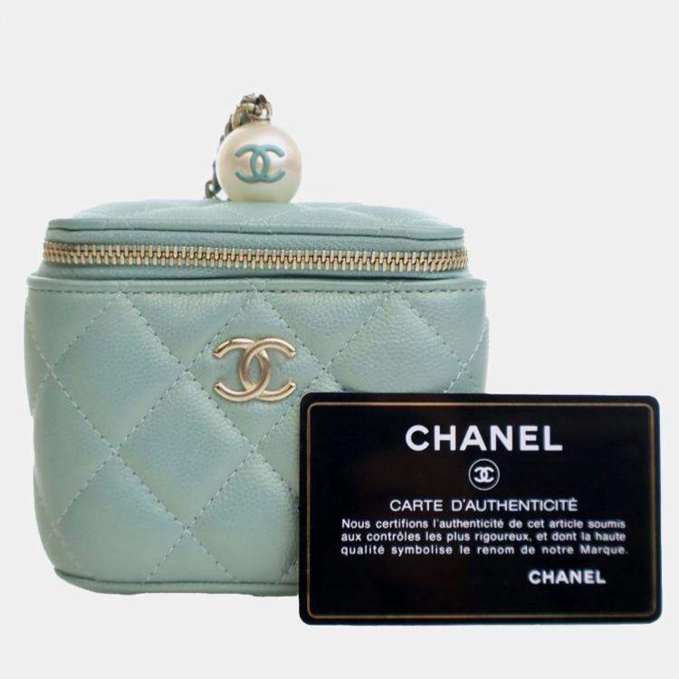 Pre Owned Chanel Green Mini Quilted Iridescent Caviar Pearl On Top Vanity Case With Chain
