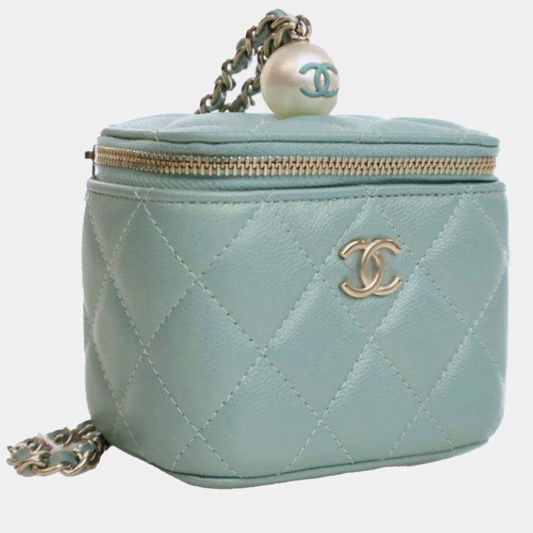 Pre Owned Chanel Green Mini Quilted Iridescent Caviar Pearl On Top Vanity Case With Chain