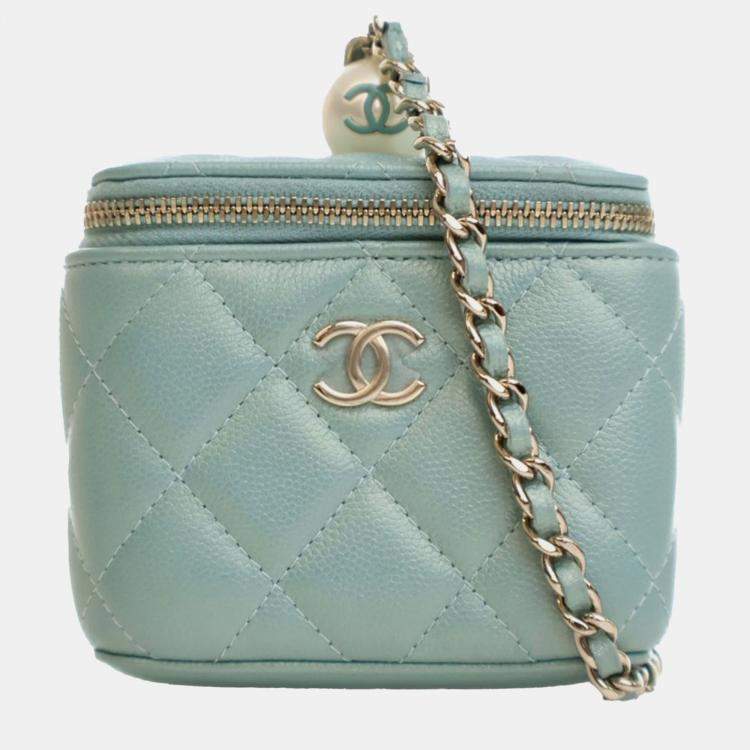 Pre Owned Chanel Green Mini Quilted Iridescent Caviar Pearl On Top Vanity Case With Chain
