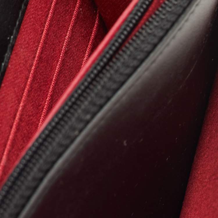 Pre Owned Chanel CC Gabrielle Navy Blue/Black Quilted Leather Wallet On Chain