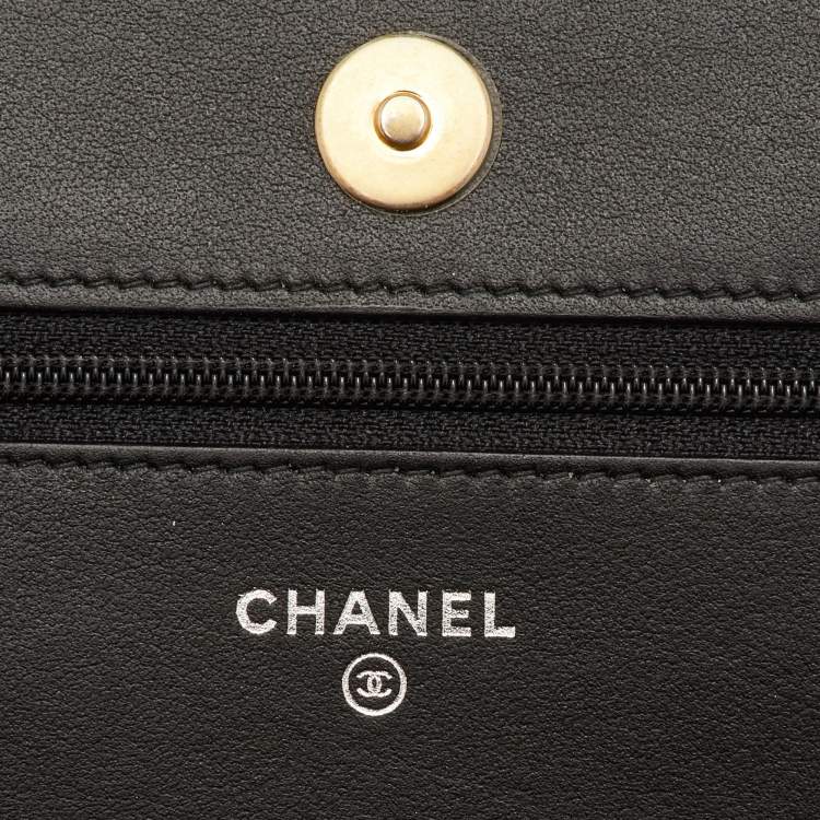 Pre Owned Chanel CC Gabrielle Navy Blue/Black Quilted Leather Wallet On Chain