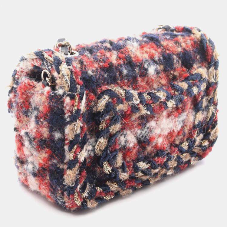 Pre Owned حقيبة شانيل كلاسيك مفردة مبطن ضفيرة تويد بشعار تشارمز صغيرة