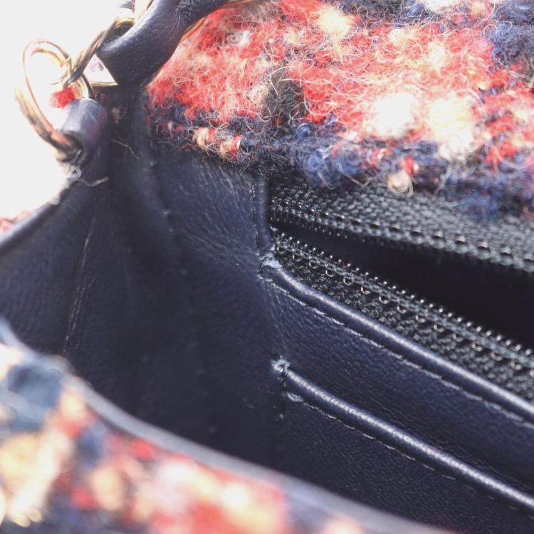 Pre Owned حقيبة شانيل كلاسيك مفردة مبطن ضفيرة تويد بشعار تشارمز صغيرة