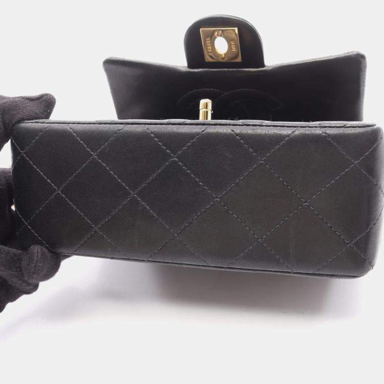 Pre Owned Chanel Turnlock Flap Leather Shoulder Bag