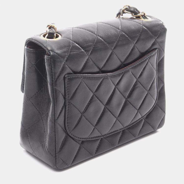 Pre Owned Chanel Turnlock Flap Leather Shoulder Bag