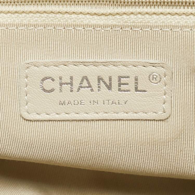 Pre Owned Chanel Chain Around Navy Blue Quilted Leather Bag