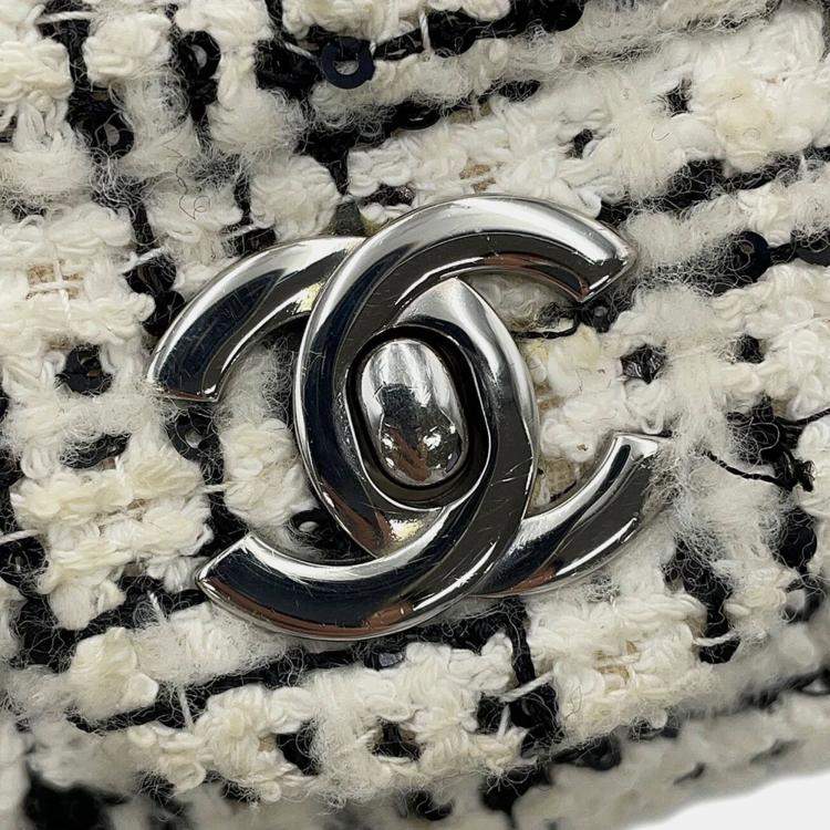Pre Owned Chanel Mini Matelasse Chain shoulder White/Black Tweed