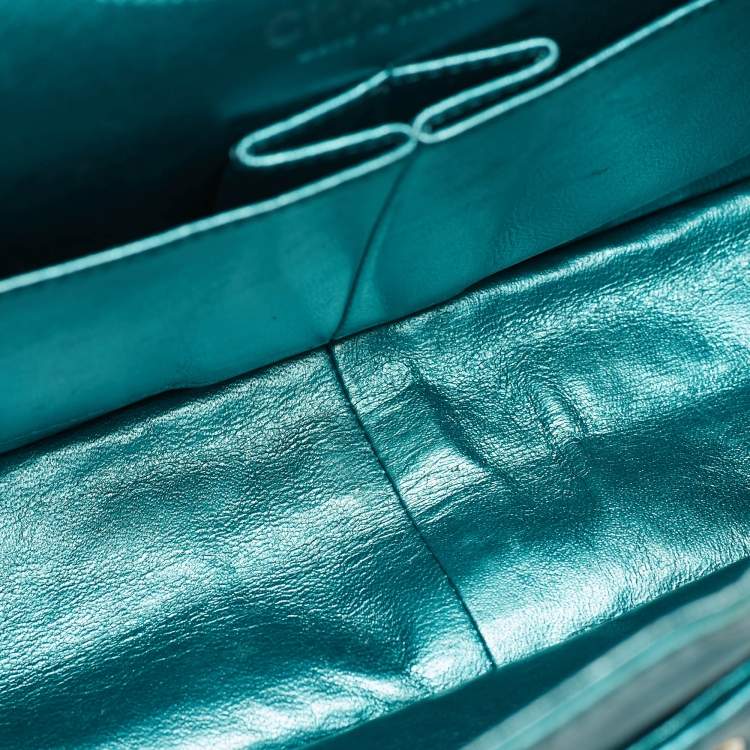 Pre Owned Chanel Reissue 2.55 226 Green Shimmering Leather Flap Bag