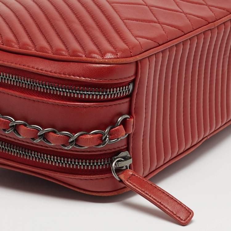 Pre Owned Chanel Coco Boy Medium Red Quilted Leather Camera Bag