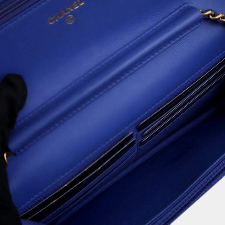 Pre Owned Chanel Blue Quilted Lambskin Boy Wallet On Chain