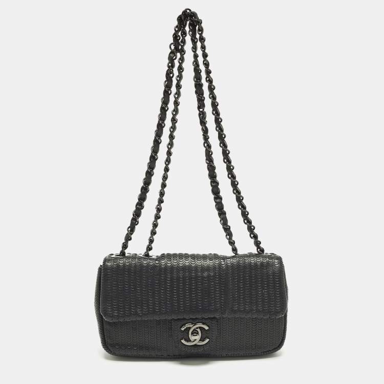 Pre Owned حقيبة شانيل كلاسيك جلد وردي مبطن صغيرة بقلاب مزدوج