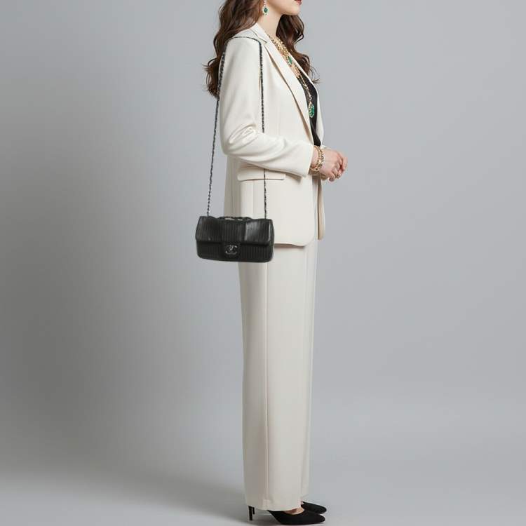 Pre Owned حقيبة شانيل كلاسيك جلد وردي مبطن صغيرة بقلاب مزدوج