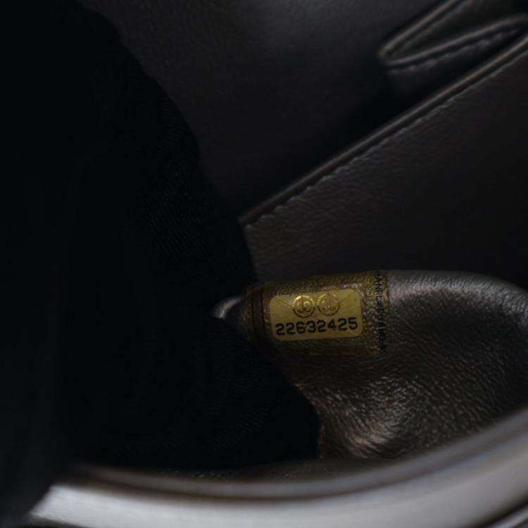 Pre Owned Chanel Medium Caviar Chevron Classic Double Flap Bag